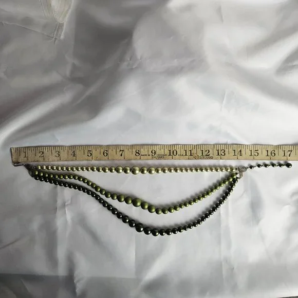 Vintage Olive Green Ombre Faux Pearl Necklace & Clip-On Earrings Set – 17" - Picture 10 of 16